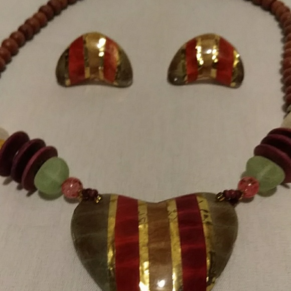 Handmade Wood Heart Necklace With Pierce Earrings Set - Picture 3 of 7